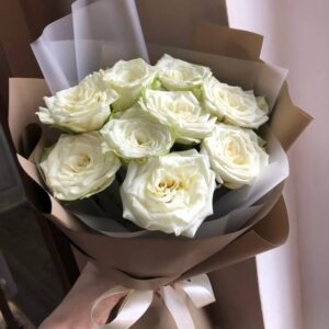 9 белых роз с доставкой в Гродно