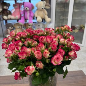 букет кустовая роза гродно