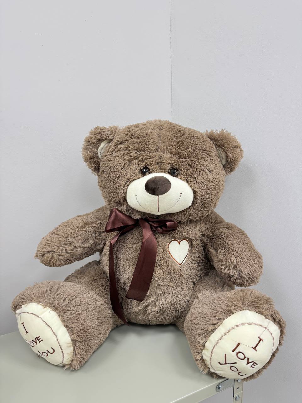 plyushevyj-mishka-120-sm-buryj-cvet