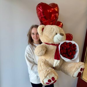 набор подарка: букет из 21 красной розы, плюшевого мишки 120 см и 3 шара с гелием Сердце