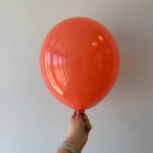 shar-s-geliem-i-obrabotkoj-korall-pastel-retro