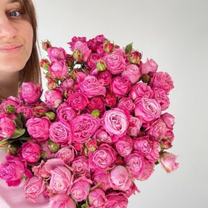 Кустовая роза пышная 60 см